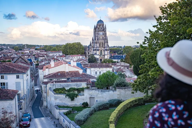 Vue de Saintes, ville emblématique de Charente-Maritime